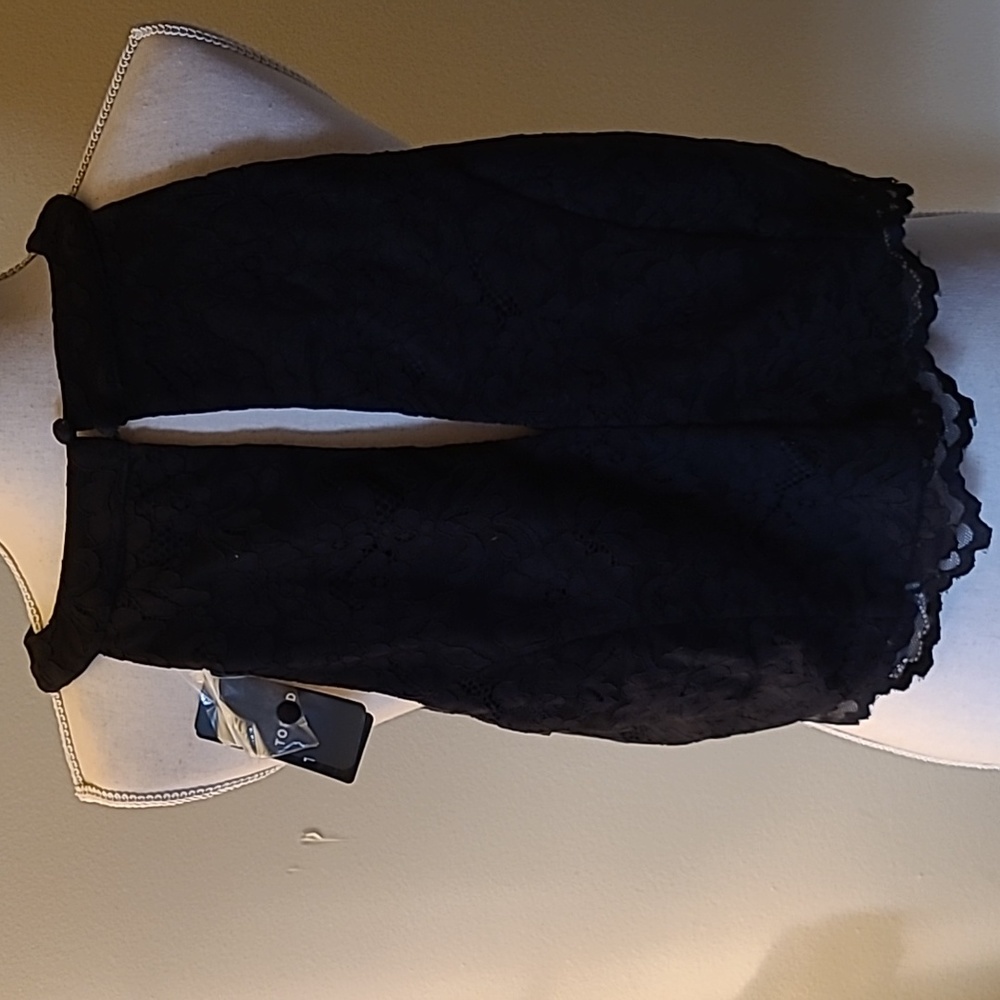 NWT Black Lace Halter Style Top - Picture 5 of 8